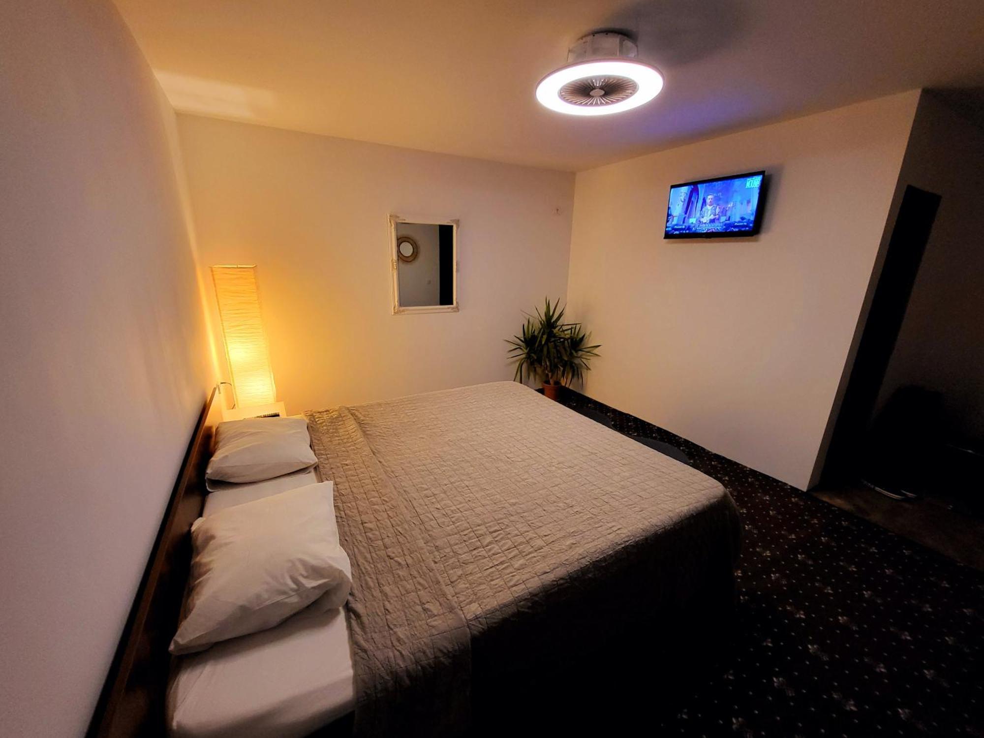 Forest Inn Izvorani المظهر الخارجي الصورة